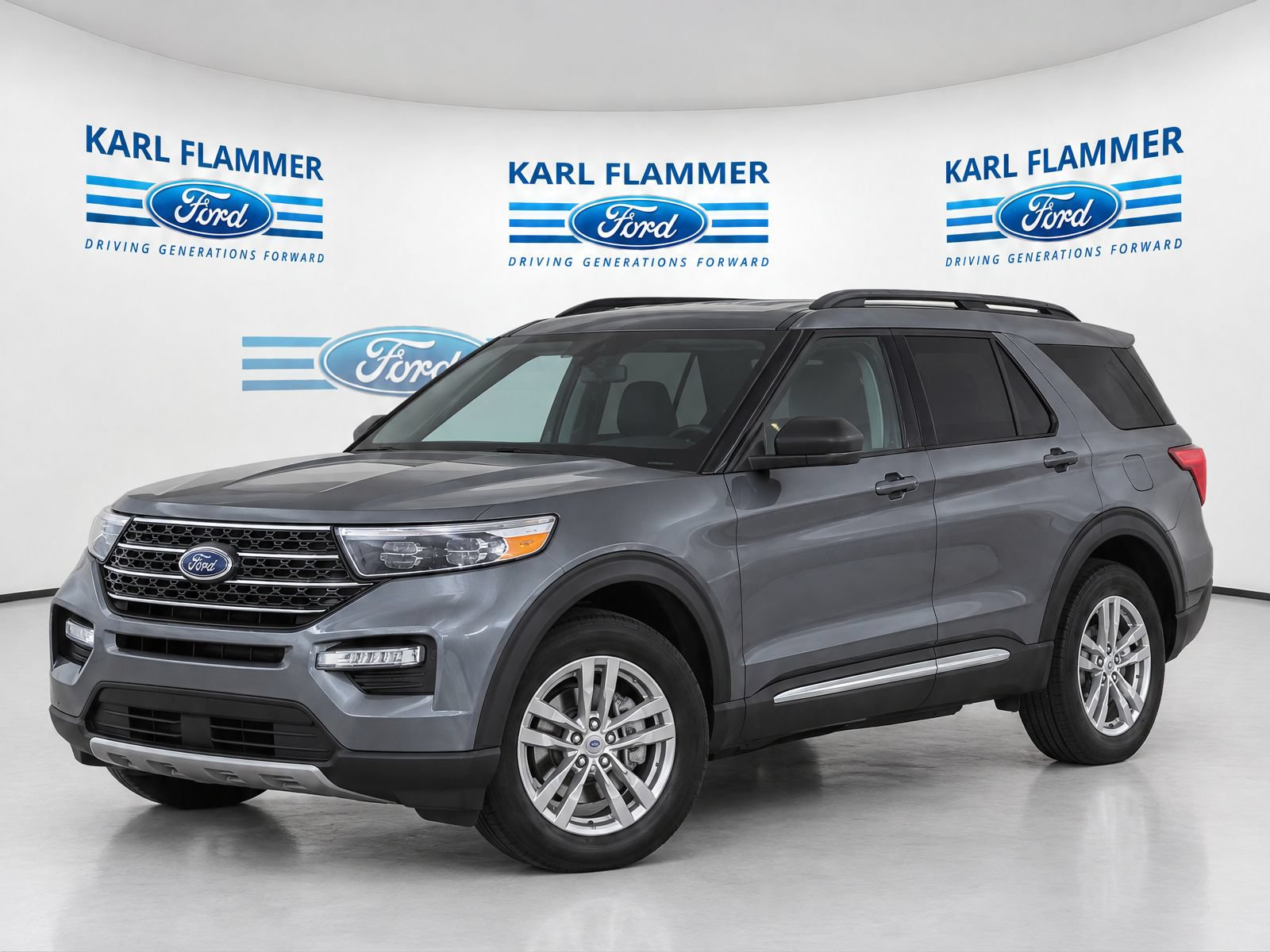 Used 2023 Ford Explorer XLT w/ Equipment Group 202A AWD/4WD image 7