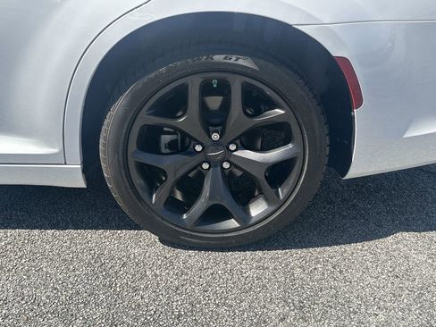 Used 2023 Chrysler 300 Touring w/ Sport Appearance Package image 17
