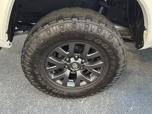 Certified 2023 Toyota Tacoma SR5 image 34