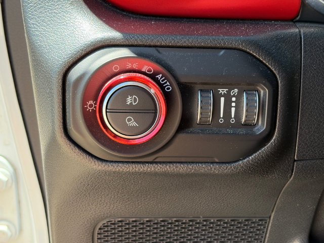 Used 2021 Jeep Gladiator Rubicon AWD/4WD image 16