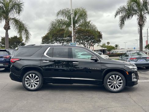 Used 2023 Chevrolet Traverse Premier FWD image 30