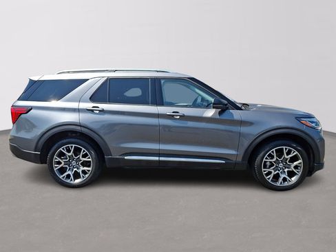 Used 2025 Ford Explorer Platinum w/ Ultimate Package AWD/4WD image 7