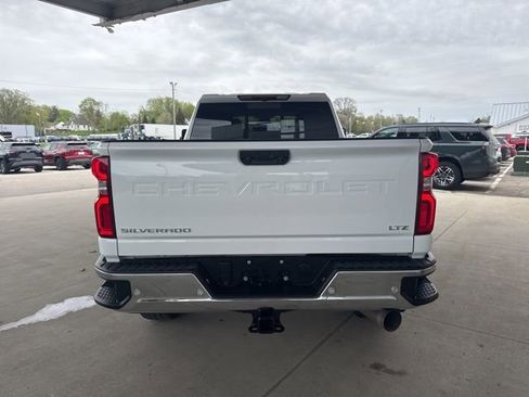 Used 2024 Chevrolet Silverado 2500 LTZ w/ LTZ Convenience Package AWD/4WD image 5