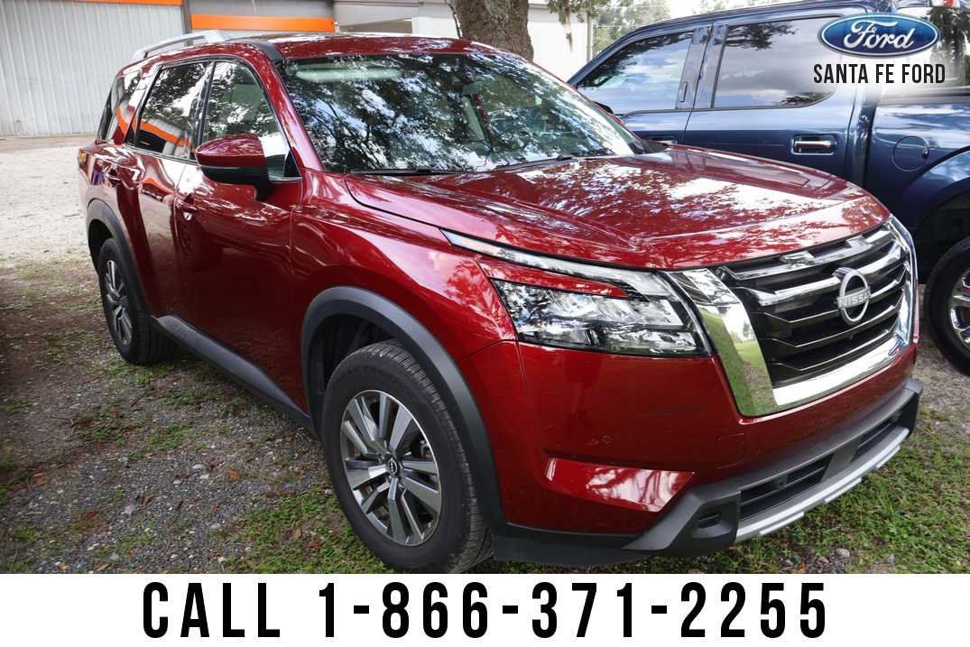 Used 2025 Nissan Pathfinder SL FWD image 4