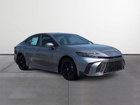 New 2026 Toyota Camry SE FWD image 7