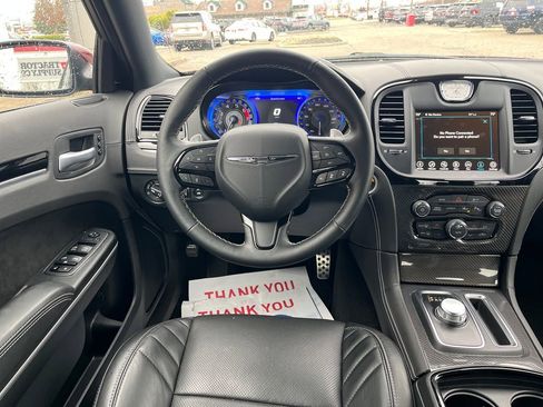 Used 2023 Chrysler 300 C image 15