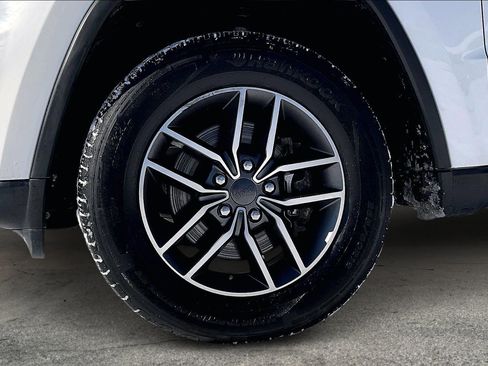 Certified 2022 Jeep Grand Cherokee Limited image 8