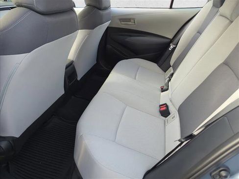 Used 2022 Toyota Corolla LE image 20