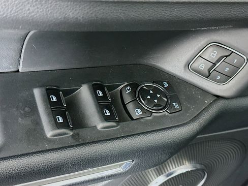 Used 2024 Ford Expedition Max XLT image 15