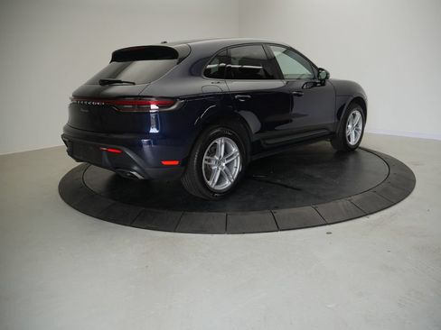 Certified 2023 Porsche Macan AWD/4WD image 7