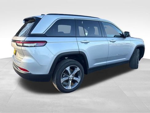 New 2025 Jeep Grand Cherokee Limited w/ Luxury Tech Group II image 7