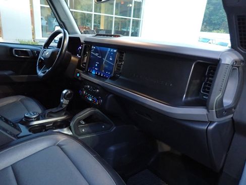 Used 2022 Ford Bronco Everglades image 14