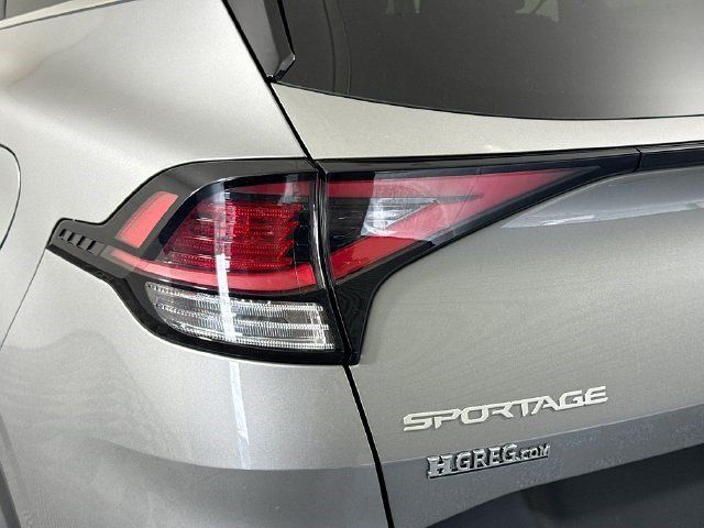 Used 2024 Kia Sportage LX FWD image 34