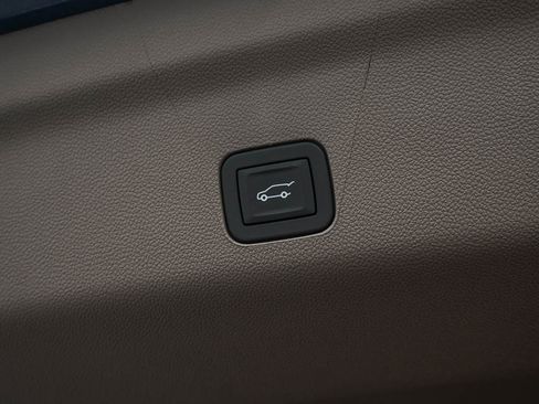 New 2026 GMC Yukon XL Denali w/ Denali Reserve Package AWD/4WD image 10
