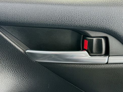 Used 2022 Toyota Camry SE image 28