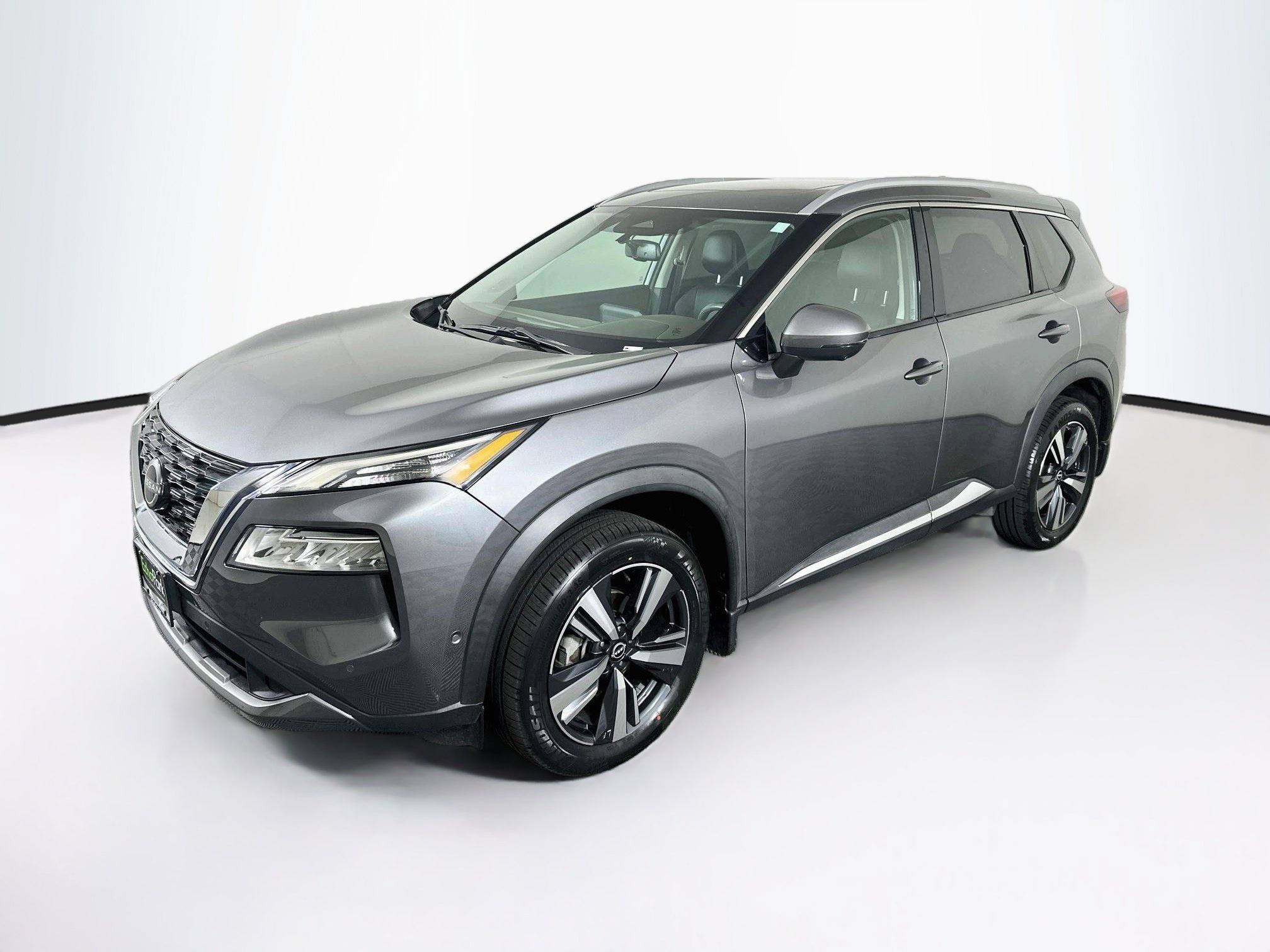 Used 2023 Nissan Rogue SL w/ SL Premium Package FWD image 3
