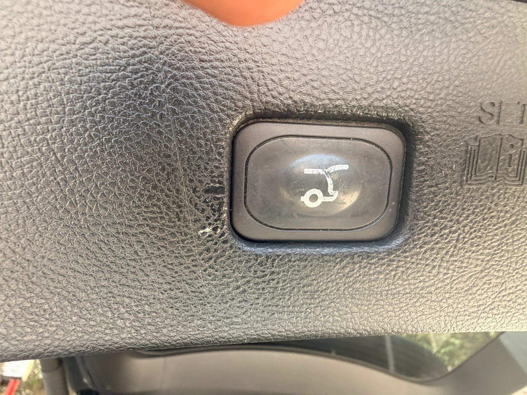 Used 2016 Ford Edge Titanium FWD image 22