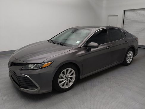 Used 2021 Toyota Camry LE FWD image 2