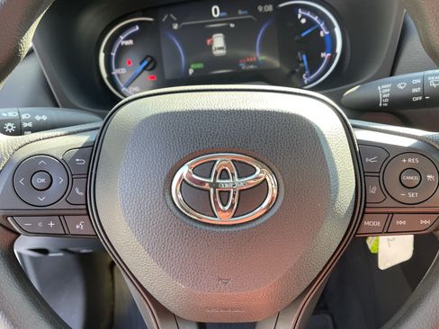 Certified 2024 Toyota RAV4 LE AWD/4WD image 17