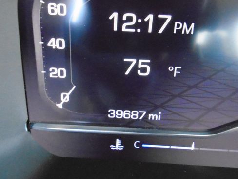 Used 2025 GMC Sierra 1500 SLT image 16