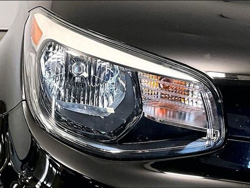 Used 2019 Kia Soul image 28