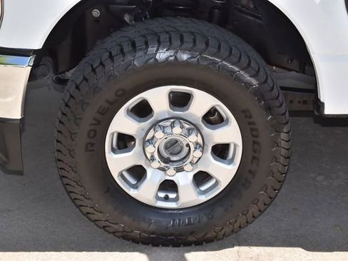 Used 2023 Ford F250 XLT w/ FX4 Off-Road Package AWD/4WD image 39