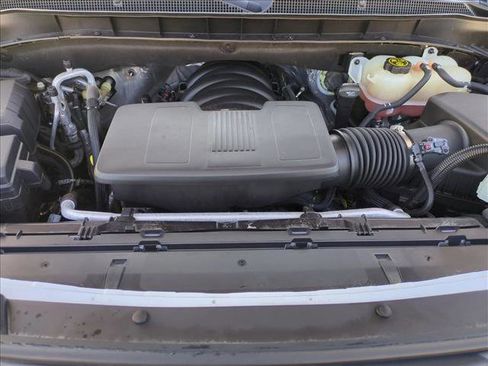 Used 2023 Chevrolet Suburban Premier image 24