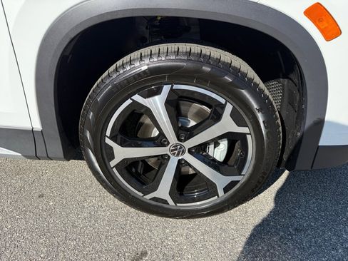 New 2026 Volkswagen Tiguan SE AWD/4WD image 25