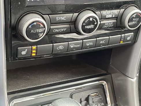 Used 2022 Subaru Ascent Premium image 28