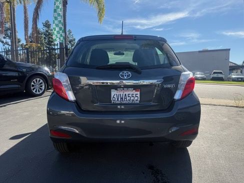 Used 2012 Toyota Yaris L image 10