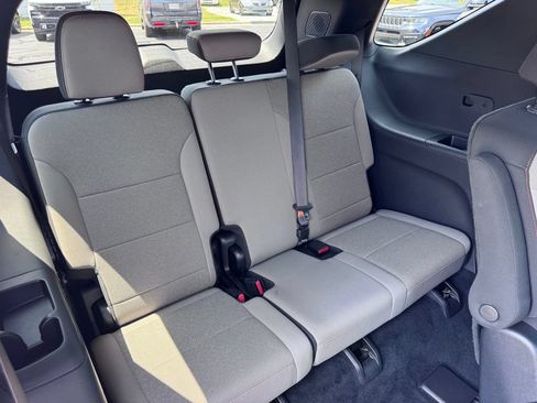 Used 2024 Chevrolet Traverse LT FWD image 26