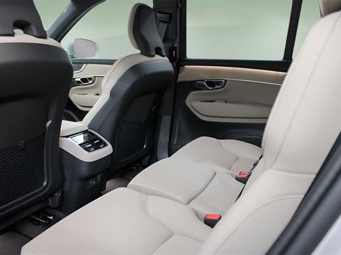 New 2026 Volvo XC90 B5 Plus image 11