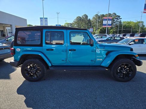Used 2024 Jeep Wrangler Unlimited Sahara w/ Safety Group AWD/4WD image 3