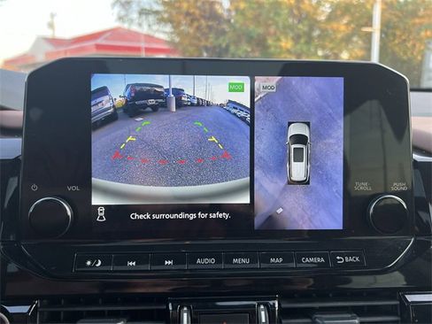 Used 2022 Nissan Pathfinder Platinum w/ Cargo Package image 17