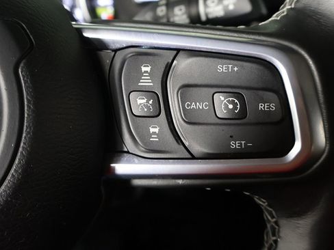 Used 2022 Jeep Wrangler Unlimited Sahara w/ Cold Weather Group AWD/4WD image 35