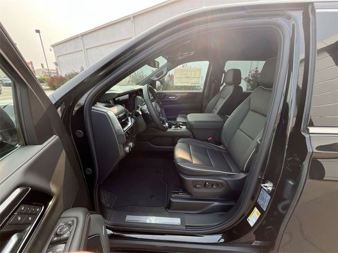 New 2025 GMC Yukon Elevation image 12