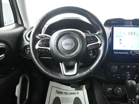 Used 2020 Jeep Renegade Latitude w/ Cold Weather Group image 28