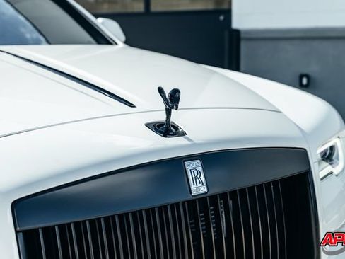 Used 2019 Rolls-Royce Wraith RWD image 31