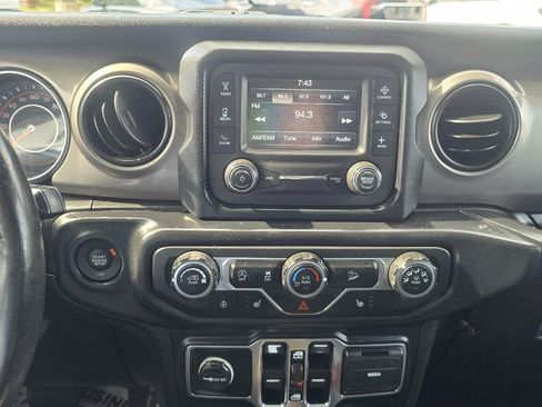 Used 2019 Jeep Wrangler Unlimited Sport S AWD/4WD image 9