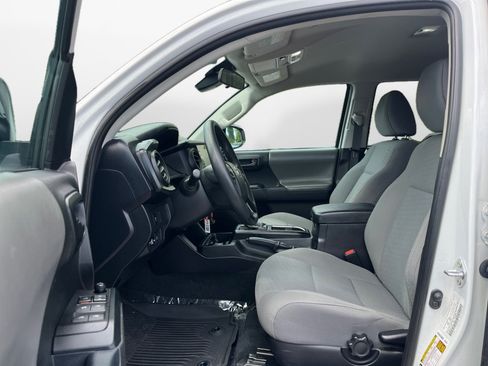 Used 2021 Toyota Tacoma SR w/ SR Convenience Package RWD image 11