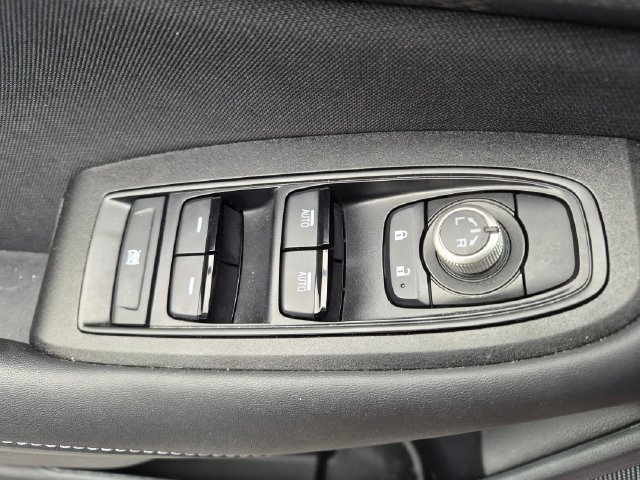 Used 2025 Subaru Outback Premium AWD/4WD image 12