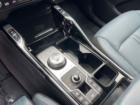 Certified 2025 Kia Sorento SX Prestige image 20