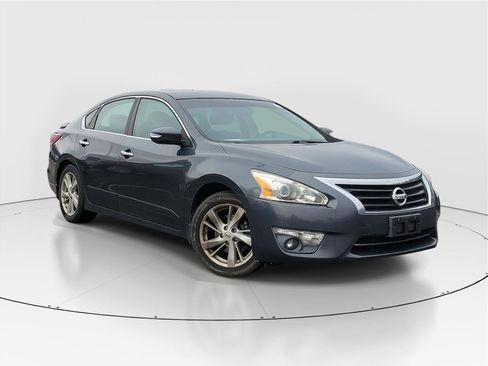Used 2013 Nissan Altima 2.5 SL w/ Technology Pkg image 31
