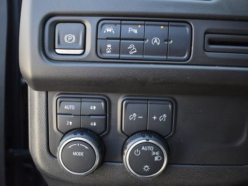Used 2024 Chevrolet Tahoe Premier AWD/4WD image 24