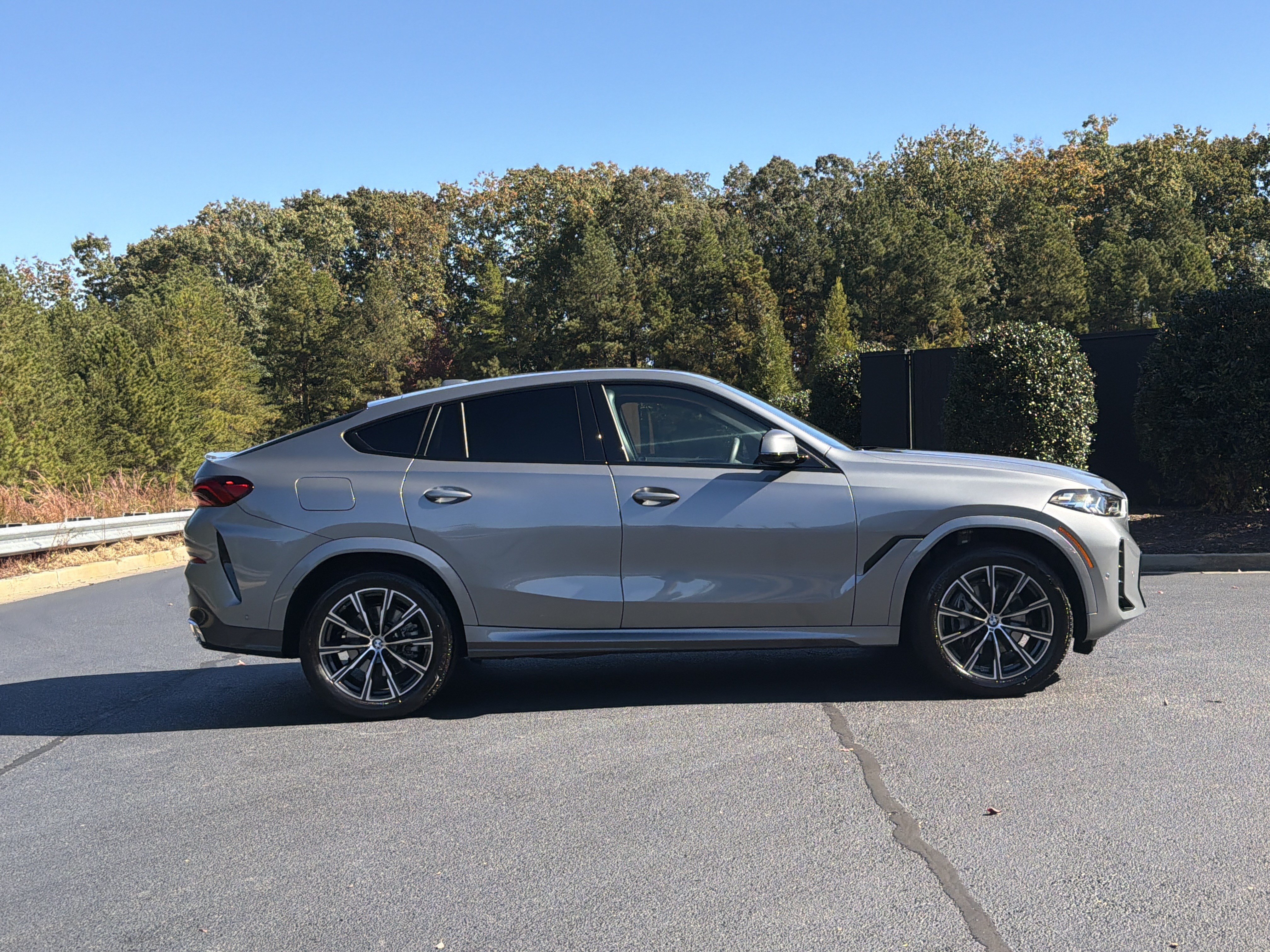Used 2027 BMW X6 xDrive40i AWD/4WD image 5