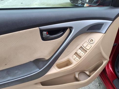 Used 2013 Hyundai Elantra GLS w/ Preferred Pkg image 5