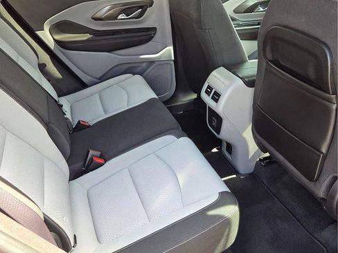 Used 2022 GMC Terrain SLE w/ Driver Convenience Package FWD image 17