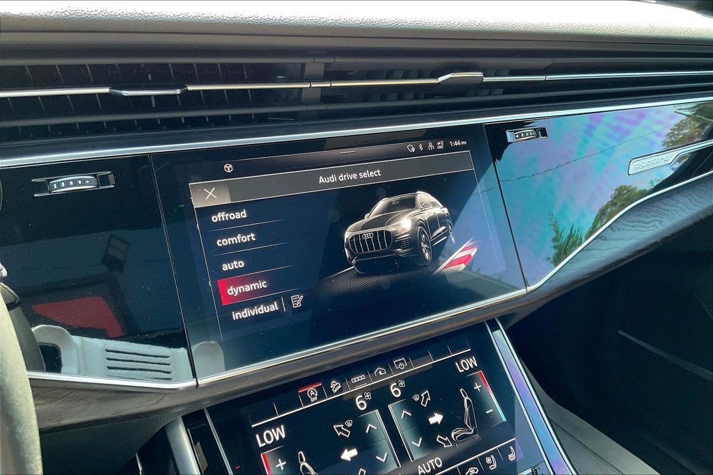 Used 2021 Audi Q8 Premium Plus w/ Premium Plus Package AWD/4WD image 32