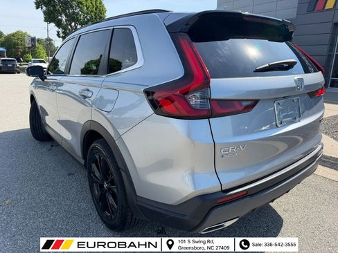 Used 2023 Honda CR-V Sport Touring image 3