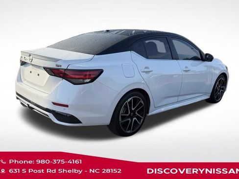 Used 2025 Nissan Sentra SR w/ SR Premium Package FWD image 3